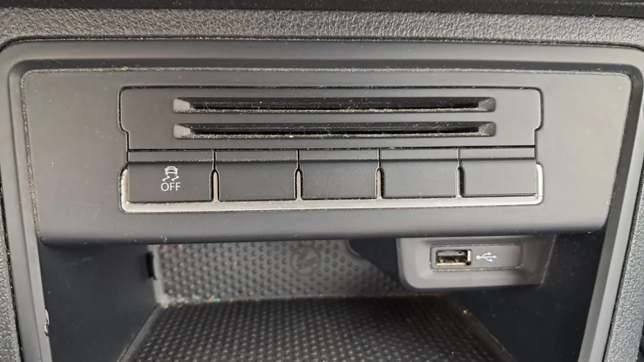 VOLKSWAGEN Tiguan -