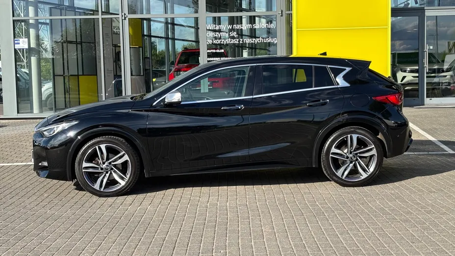 INFINITI Q30 Q30 1.5d City Black Edition