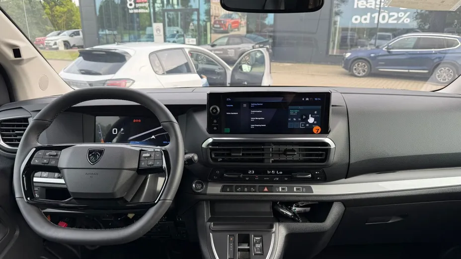 PEUGEOT Traveller Traveller 2.2 BlueHDi Long Business VIP EAT8 Nowy