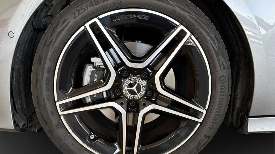 MERCEDES-BENZ A Klasa A 200 AMG Line 7G-DCT