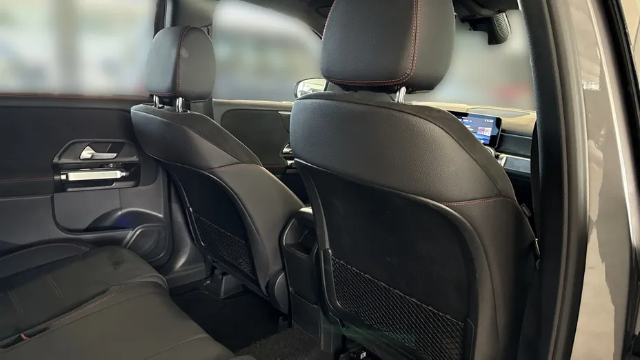 MERCEDES-BENZ GLB GLB 200 mHEV AMG Line 7G-DCT
