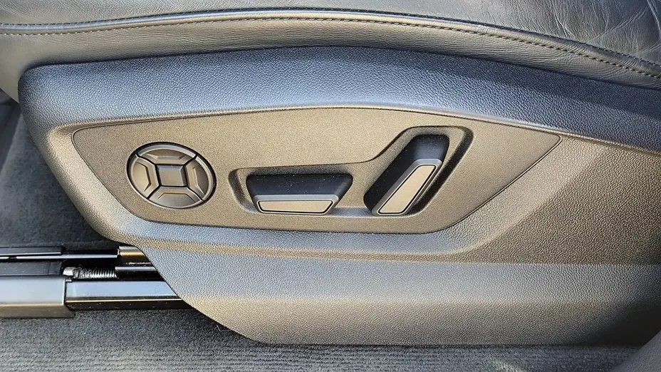 AUDI Q7 -