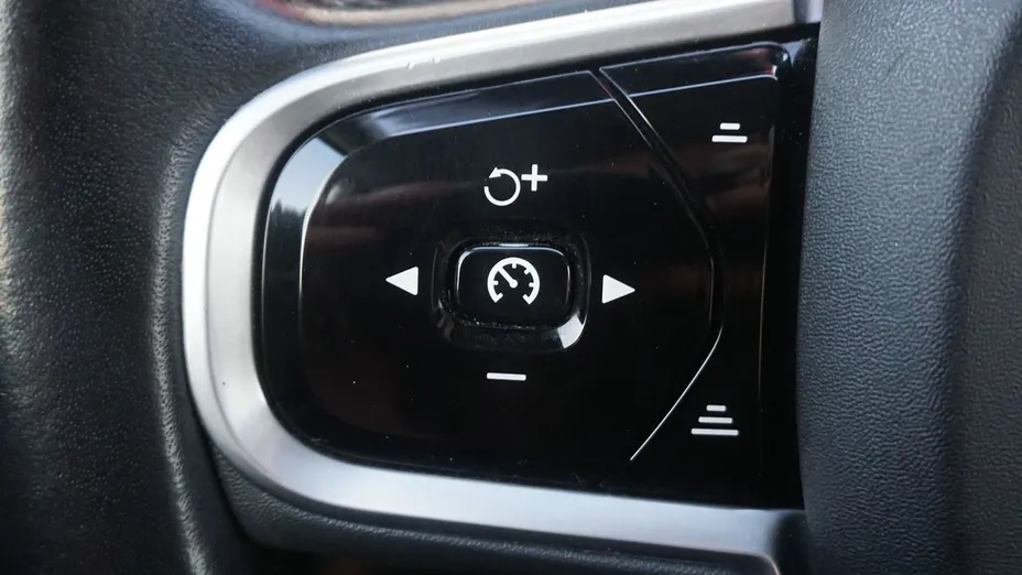 VOLVO V90 V90 D4 Momentum aut