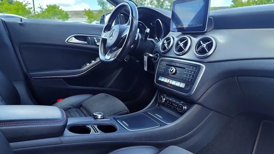 MERCEDES-BENZ CLA CLA 200 7G-DCT AMG Line