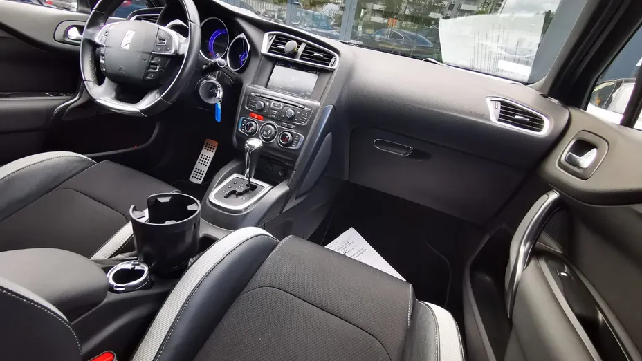 CITROEN DS4 -