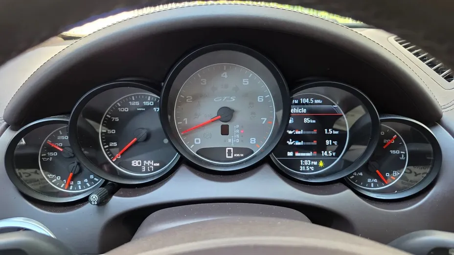 PORSCHE Cayenne -