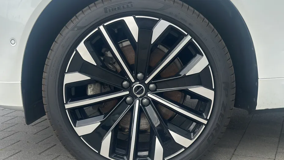 VOLVO XC60 XC60 T8 Plug-In Hybrid AWD Ultra Dark aut