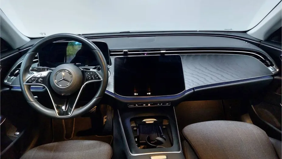 MERCEDES-BENZ E Klasa E 200 mHEV Avantgarde 9G-Tronic