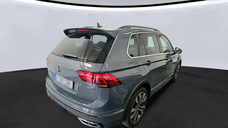 VOLKSWAGEN Tiguan -