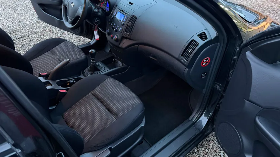 HYUNDAI i30 -