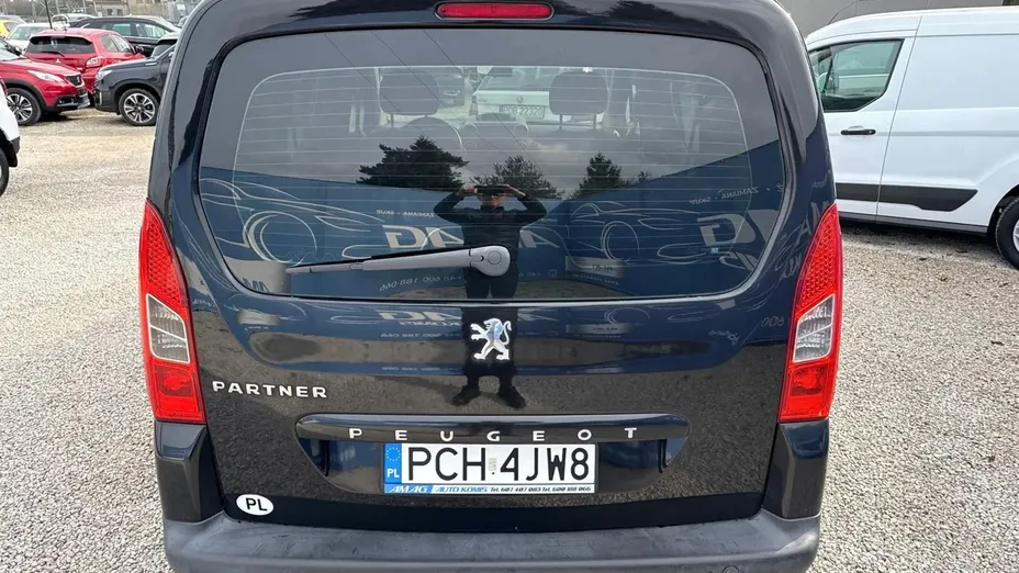 PEUGEOT Partner Van -