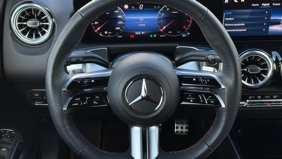 MERCEDES-BENZ GLB GLB 200 AMG Line 7G-DCT