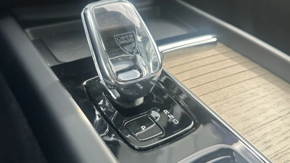 VOLVO XC60 XC60 T8 Plug-In Hybrid AWD Ultra Dark aut