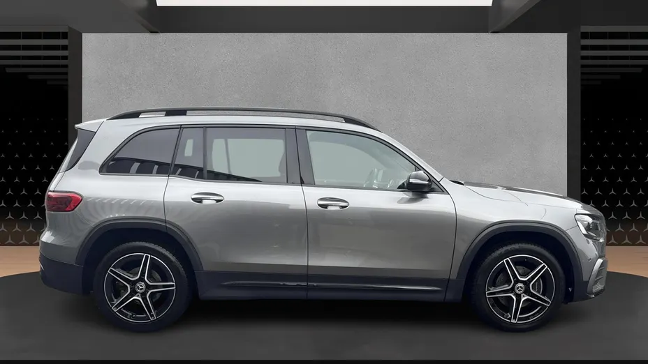 MERCEDES-BENZ GLB GLB 200 mHEV AMG Line 7G-DCT