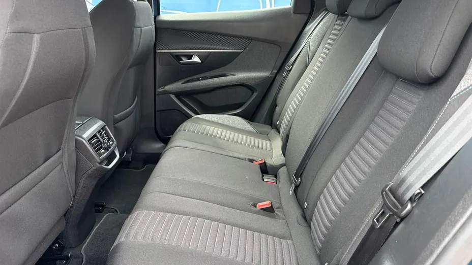 PEUGEOT 3008 -