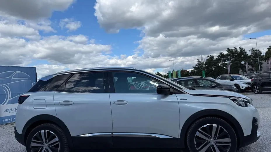 PEUGEOT 3008 -