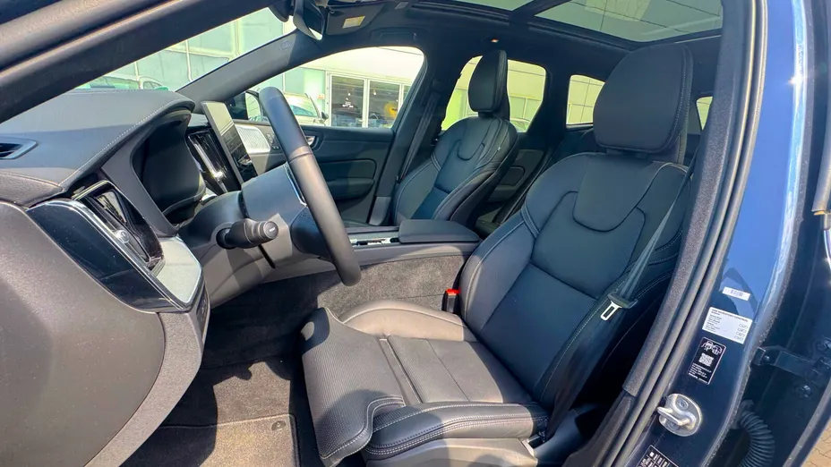 VOLVO XC60 XC60 T8 Plug-In Hybrid AWD Ultra Black Edition aut