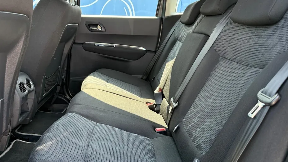 PEUGEOT 3008 -