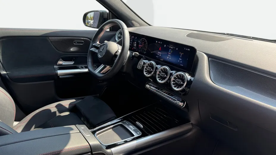 MERCEDES-BENZ GLA GLA 200 mHEV AMG Line 7G-DCT