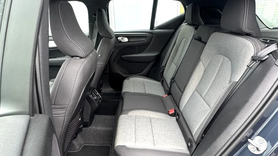 VOLVO XC40 XC40 B3 Plus Dark aut