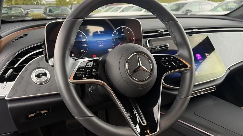 MERCEDES-BENZ E Klasa E 220 d mHEV 4-Matic Avantgarde 9G-Tronic