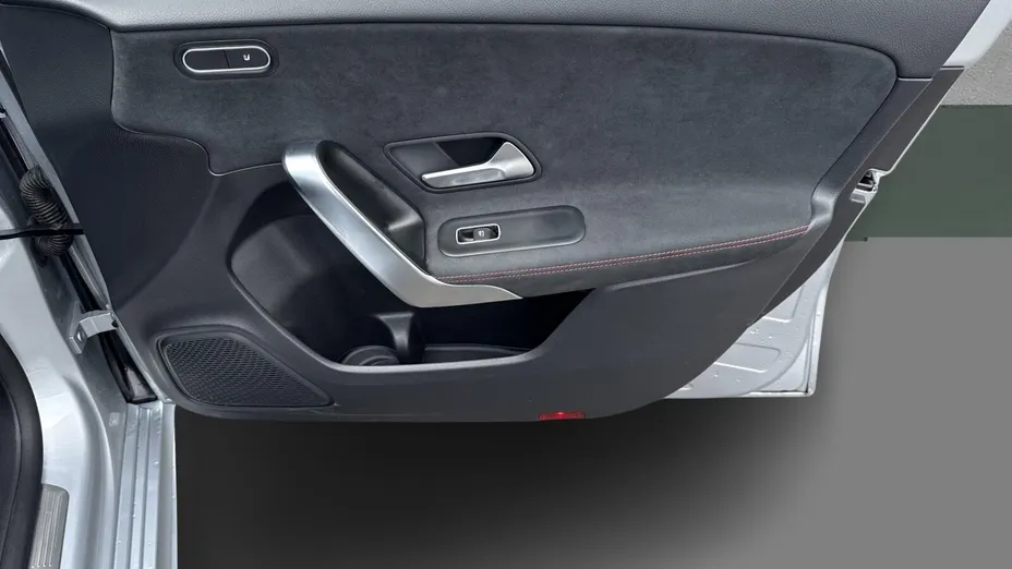 MERCEDES-BENZ A Klasa A 200 AMG Line 7G-DCT
