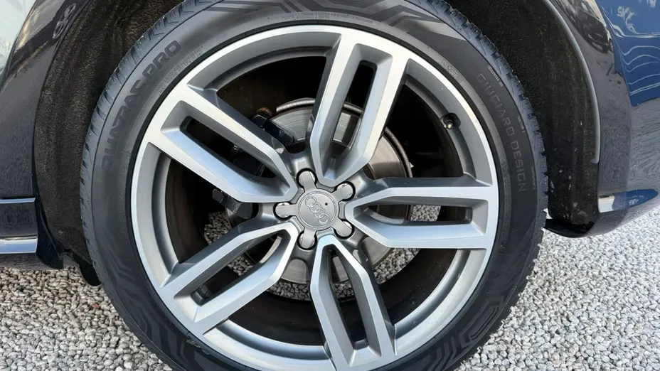 AUDI SQ5 -