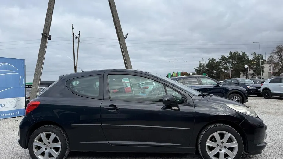 PEUGEOT 207 -