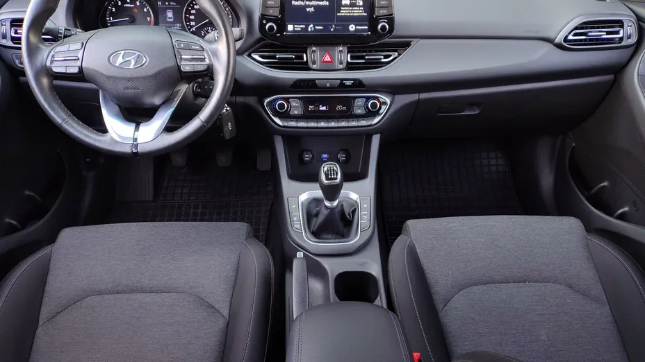HYUNDAI i30 -