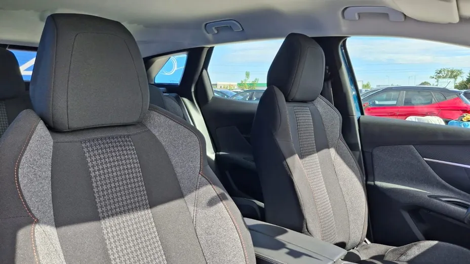 PEUGEOT 3008 -