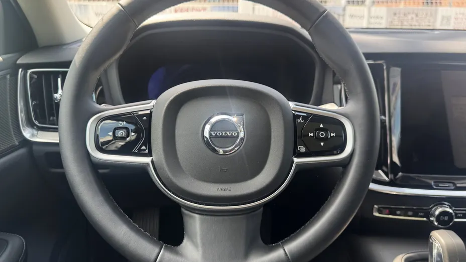 VOLVO V60 V60 T6 AWD Plug-In Hybrid Plus Dark aut