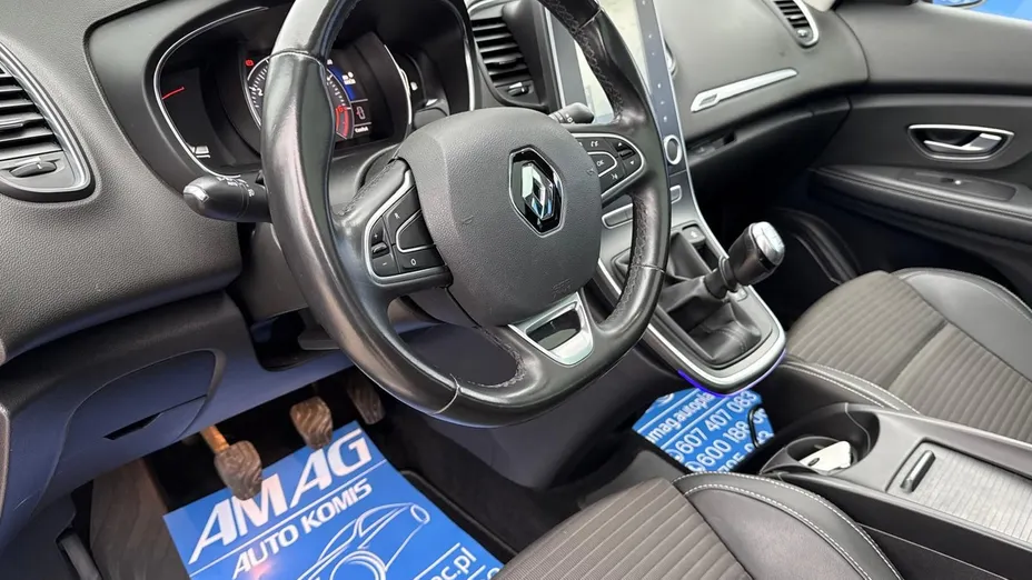 RENAULT Scenic -