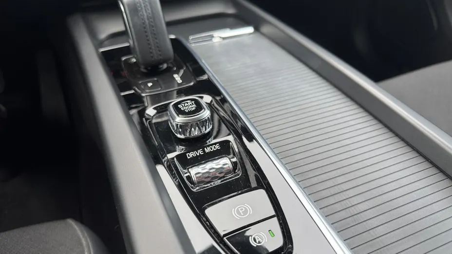 VOLVO XC60 XC60 B4 D AWD Momentum Pro aut