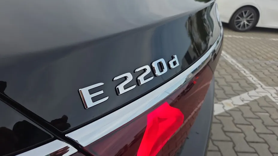 MERCEDES-BENZ E Klasa E 220 d mHEV 4-Matic Avantgarde 9G-Tronic