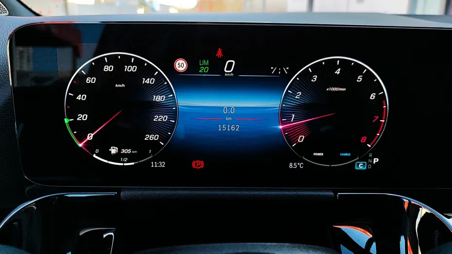 MERCEDES-BENZ B Klasa B 220 4-Matic mHEV AMG Line 8G-DCT