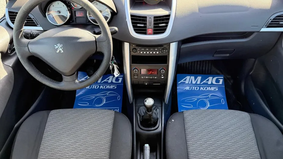 PEUGEOT 207 -