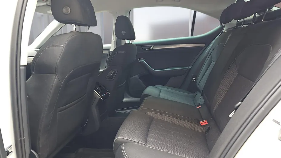 SKODA Superb Superb 2.0 TDI SCR Style DSG