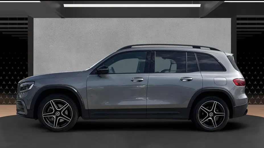 MERCEDES-BENZ GLB GLB 200 mHEV AMG Line 7G-DCT