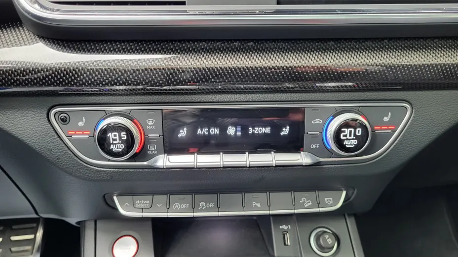AUDI SQ5 -