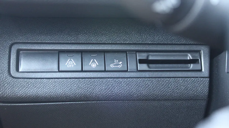 PEUGEOT 5008 5008 1.6 PureTech GT S&S EAT8