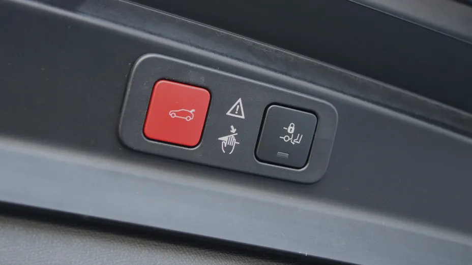 PEUGEOT 5008 5008 1.6 PureTech GT S&S EAT8