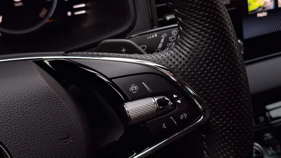 SKODA Karoq Karoq 2.0 TDI SCR 4x4 Sportline DSG