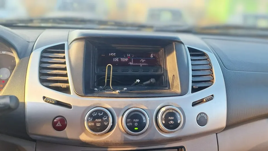 MITSUBISHI L 200 -