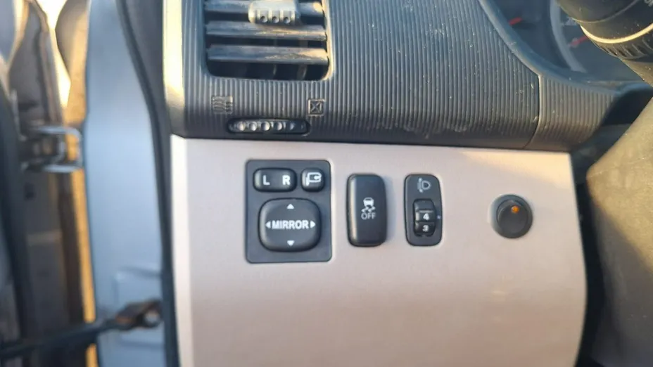 MITSUBISHI L 200 -