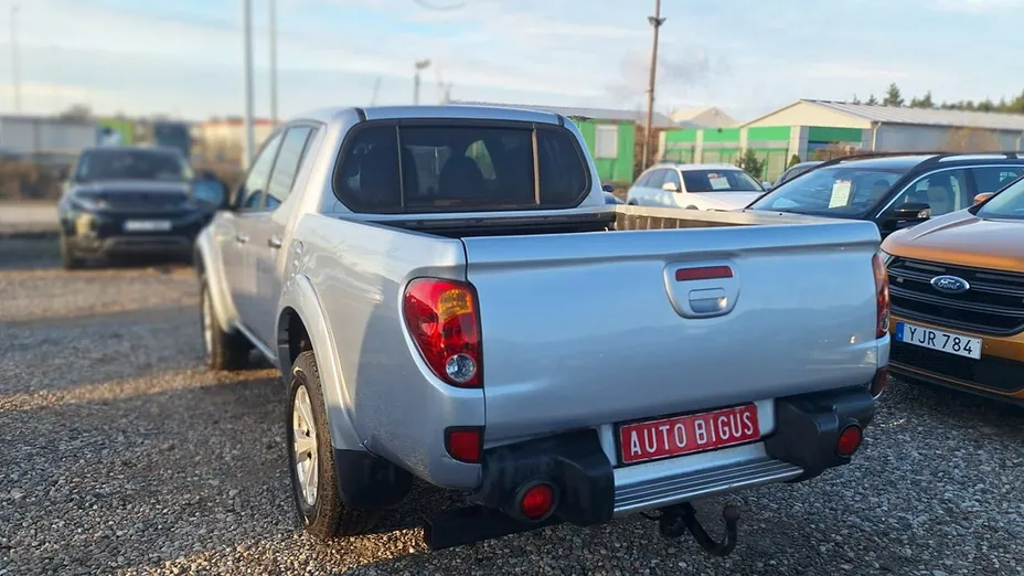 MITSUBISHI L 200 -