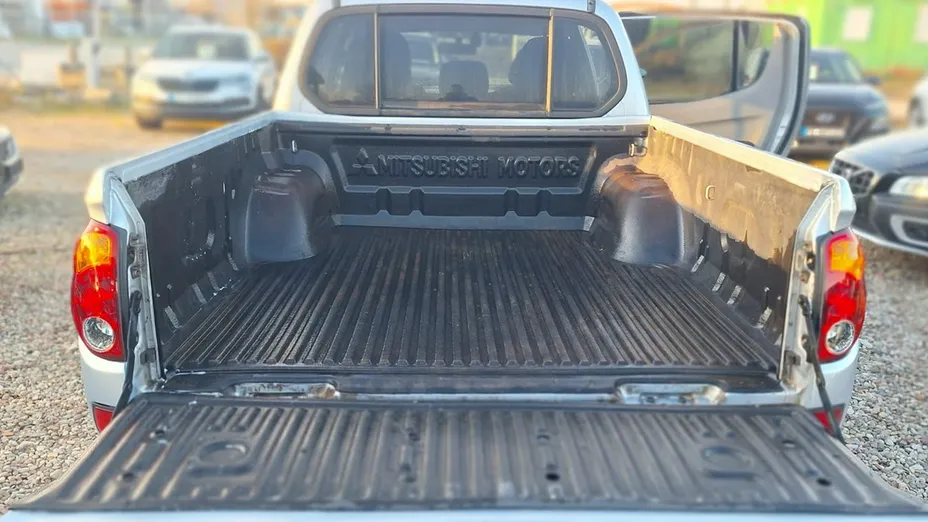 MITSUBISHI L 200 -
