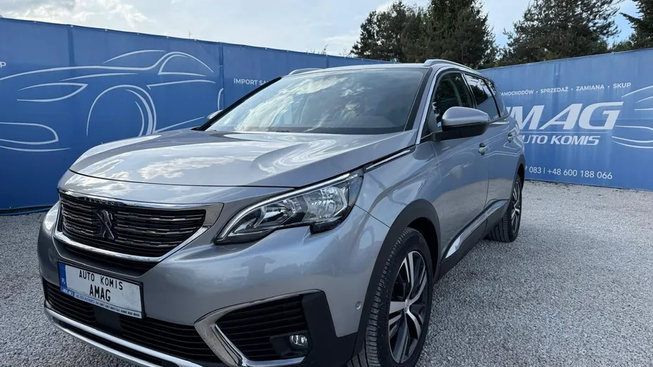 PEUGEOT 5008 -