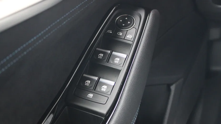 RENAULT Austral Austral 1.3 TCe mHEV Iconic esprit Alpine aut