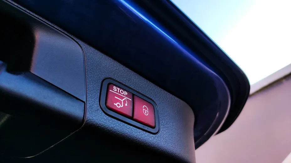 MERCEDES-BENZ GLB GLB 200 AMG Line 7G-DCT