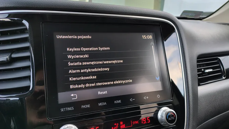 MITSUBISHI Outlander Outlander 2.0 Instyle SDA 4WD CVT